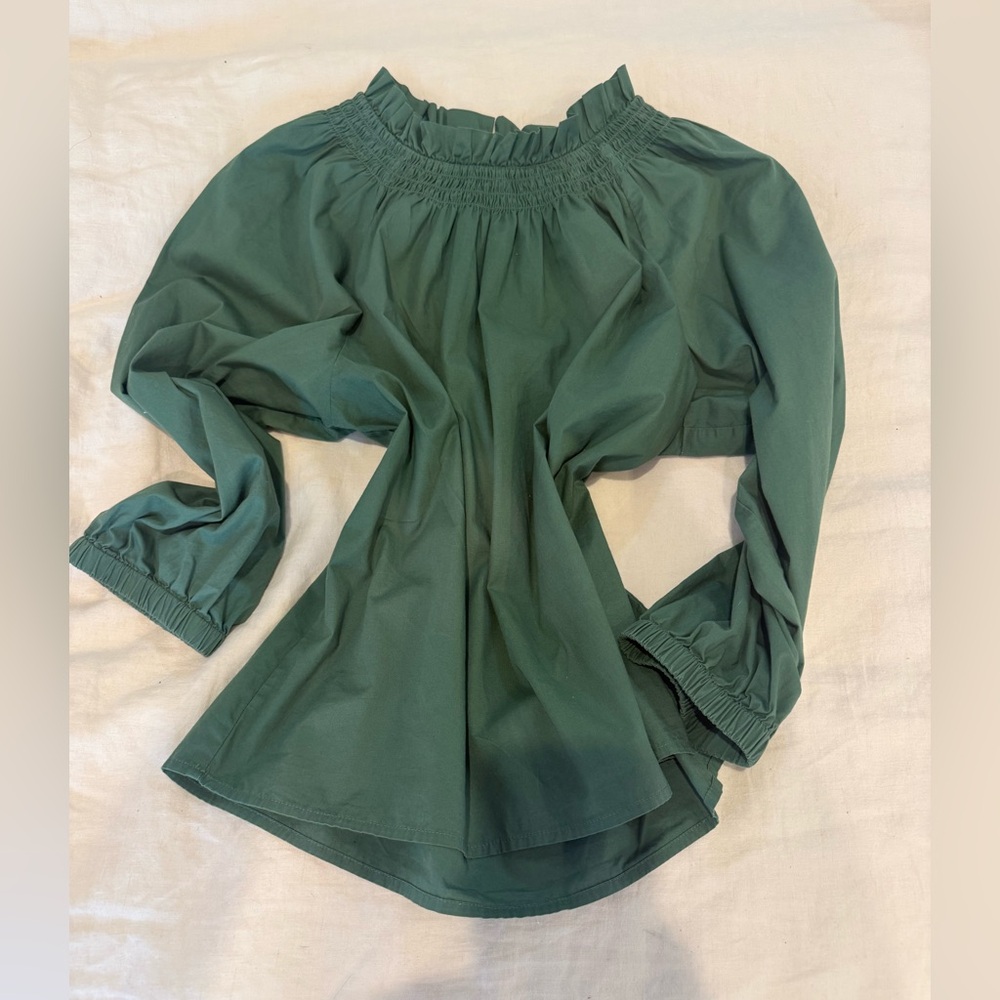 Women's J.Crew Cotton Long Sleeve Blouse L with Ruffled neck two buttons in back